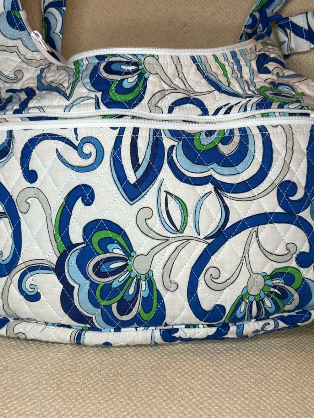 Vera Bradley Cargo Sling in Mediterranean White EUC - Picture 7 of 9